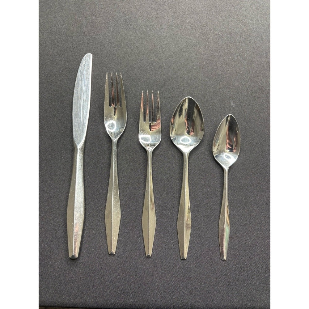 Reed & Barton DIAMANTE 18/8 Stainless Flatware Korea 5 Pieces RDSDIAMA
